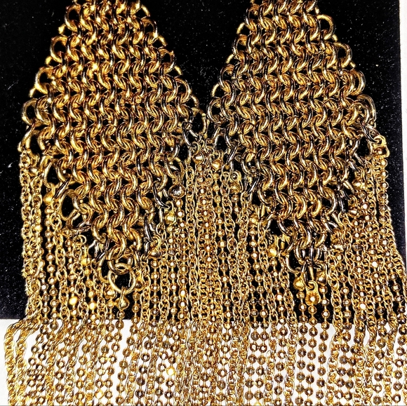 GOLD TONE METAL FRINGE EARRINGS - Picture 3 of 4